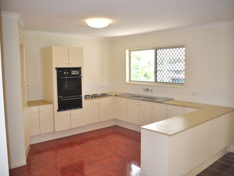 27 Rosedene Street, Manly West QLD 4179