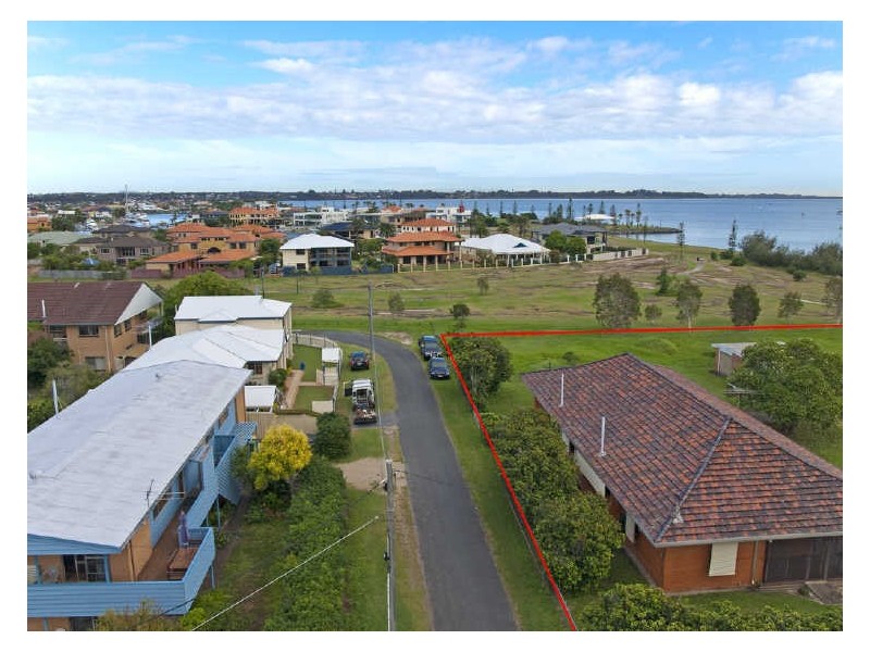 48 Little Shore Street, Cleveland QLD 4163