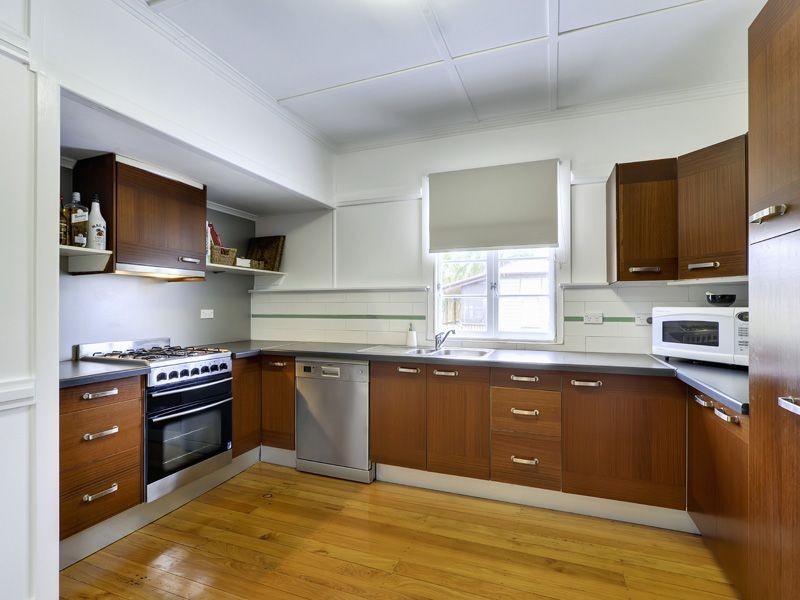 35 Haig St, Wynnum West QLD 4178