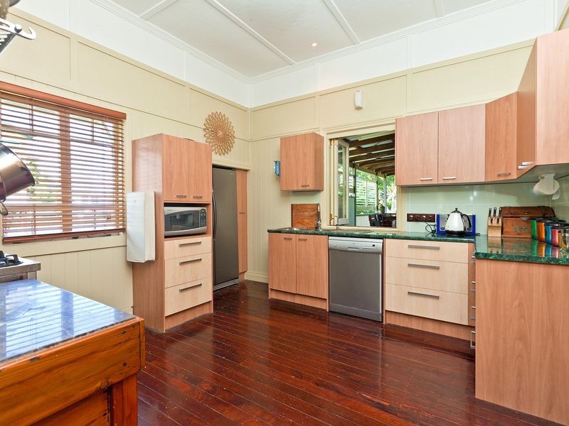 151 Oceana Tce, Lota QLD 4179