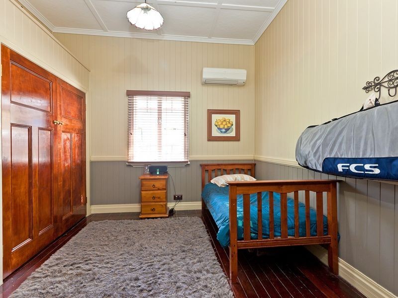 151 Oceana Tce, Lota QLD 4179