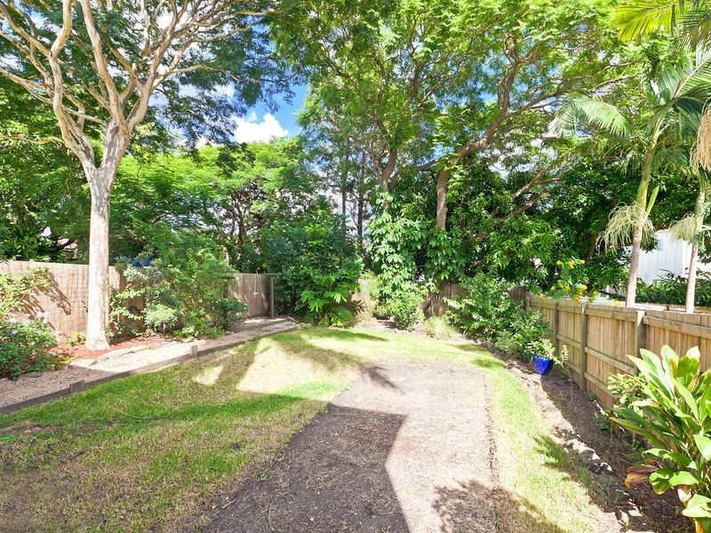 151 Oceana Tce, Lota QLD 4179