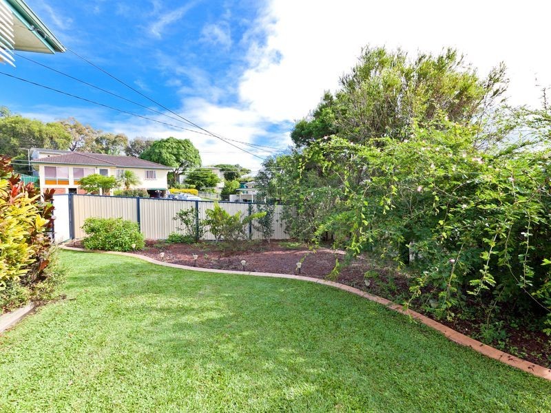 6 Banoon Drive, Wynnum QLD 4178