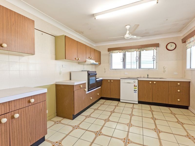 6 Banoon Drive, Wynnum QLD 4178