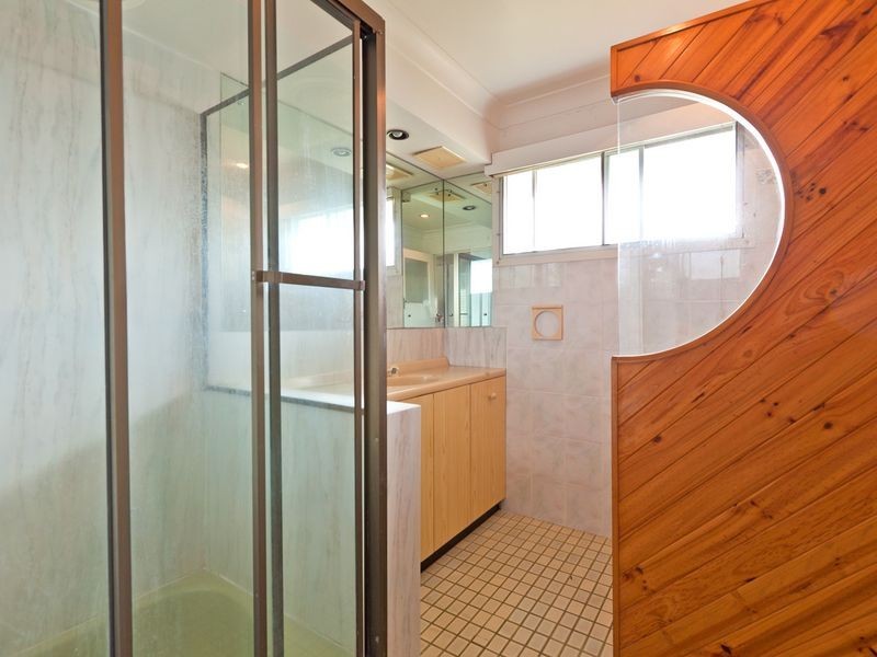 6 Banoon Drive, Wynnum QLD 4178