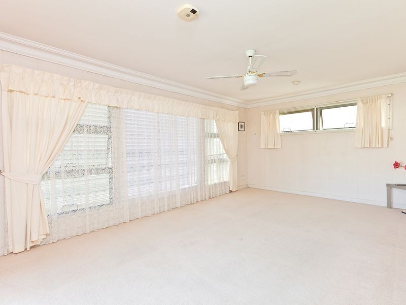 6 Banoon Drive, Wynnum QLD 4178
