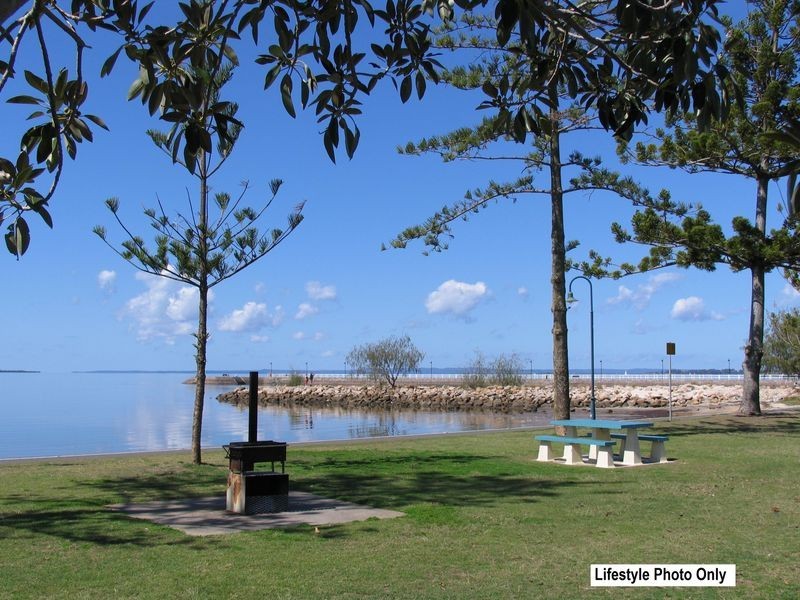 4 Manin Street, Wynnum QLD 4178