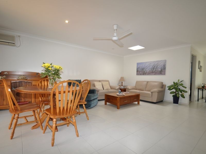 2/12 Edith St, Wynnum QLD 4178