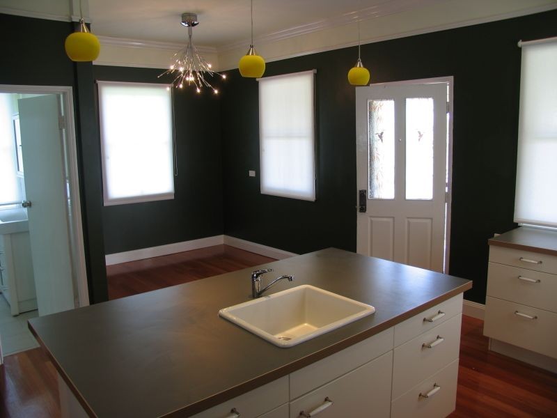 7 Madgwick St, Wynnum QLD 4178