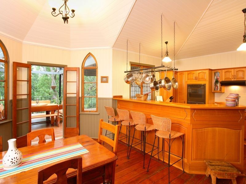 24 Ashton Street, Wynnum QLD 4178