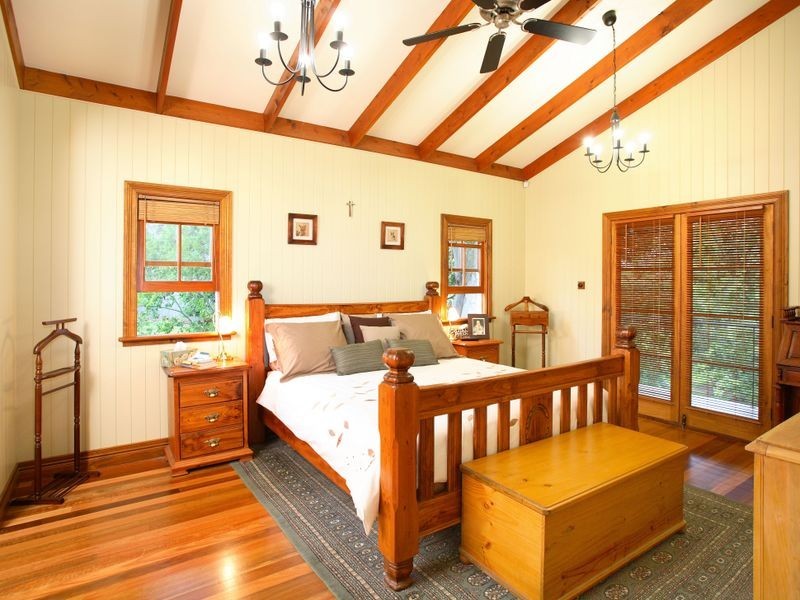 24 Ashton Street, Wynnum QLD 4178