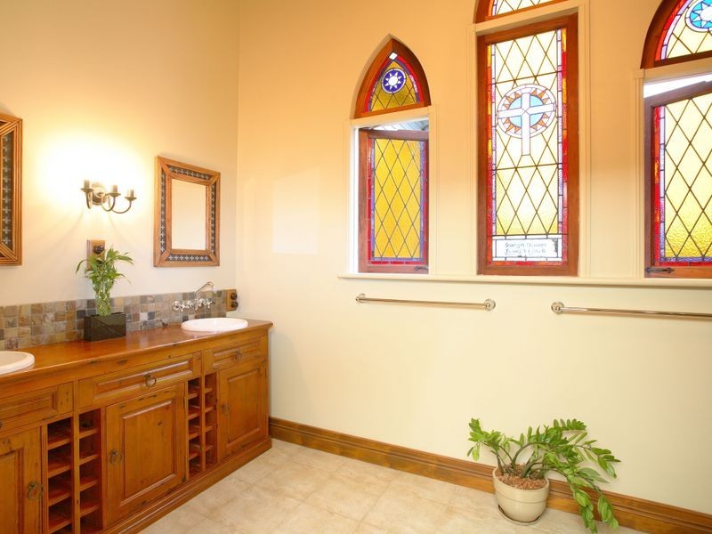 24 Ashton Street, Wynnum QLD 4178