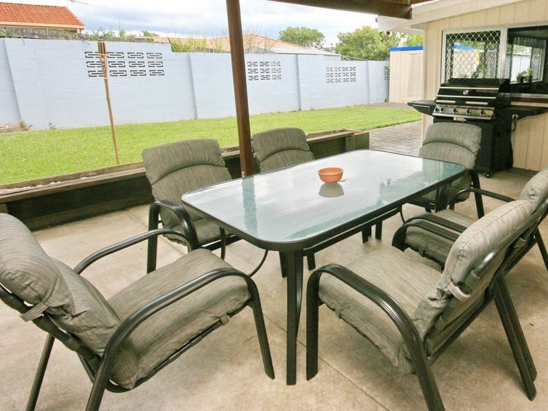 6 Samantha Street, Wynnum West QLD 4178