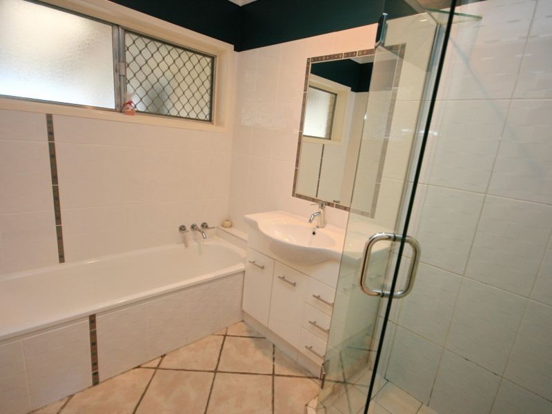 6 Samantha Street, Wynnum West QLD 4178