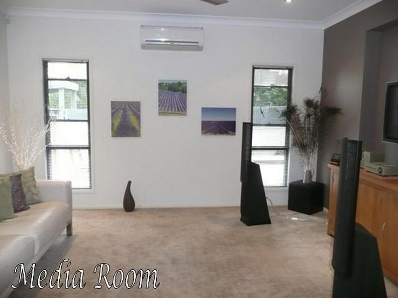 11 Stanley Tce, Wynnum QLD 4178