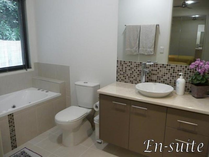 11 Stanley Tce, Wynnum QLD 4178