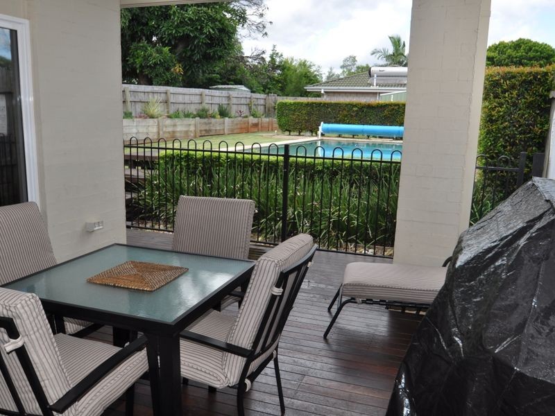 10 Foch Street, Wynnum West QLD 4178