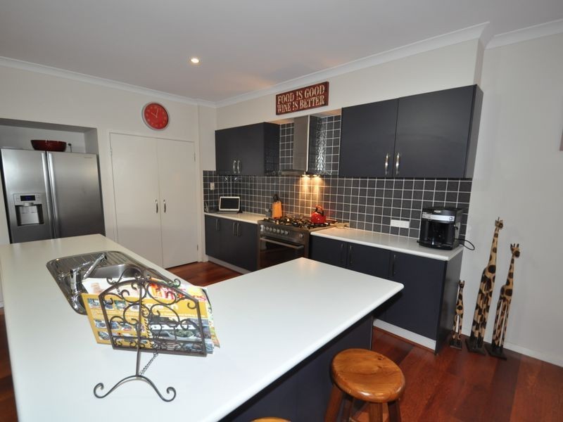 10 Foch Street, Wynnum West QLD 4178