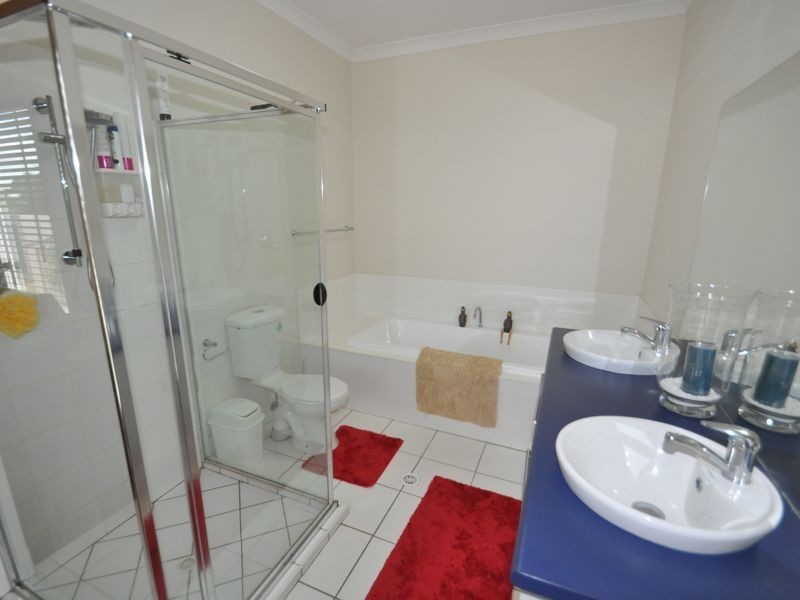 10 Foch Street, Wynnum West QLD 4178