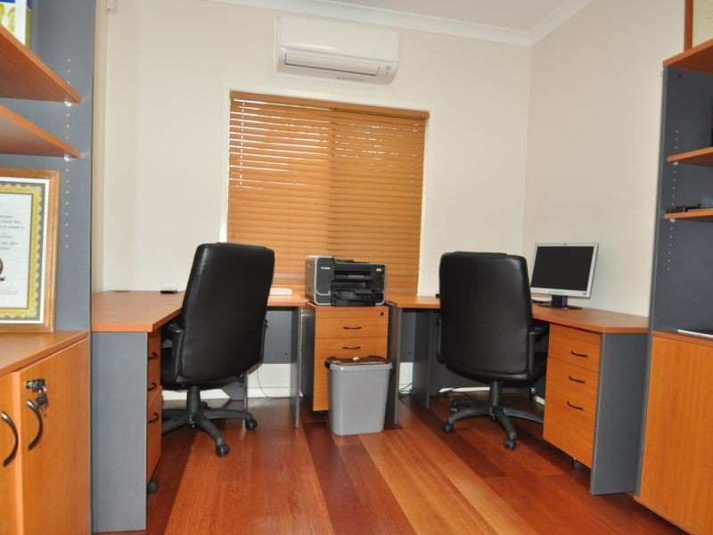 10 Foch Street, Wynnum West QLD 4178