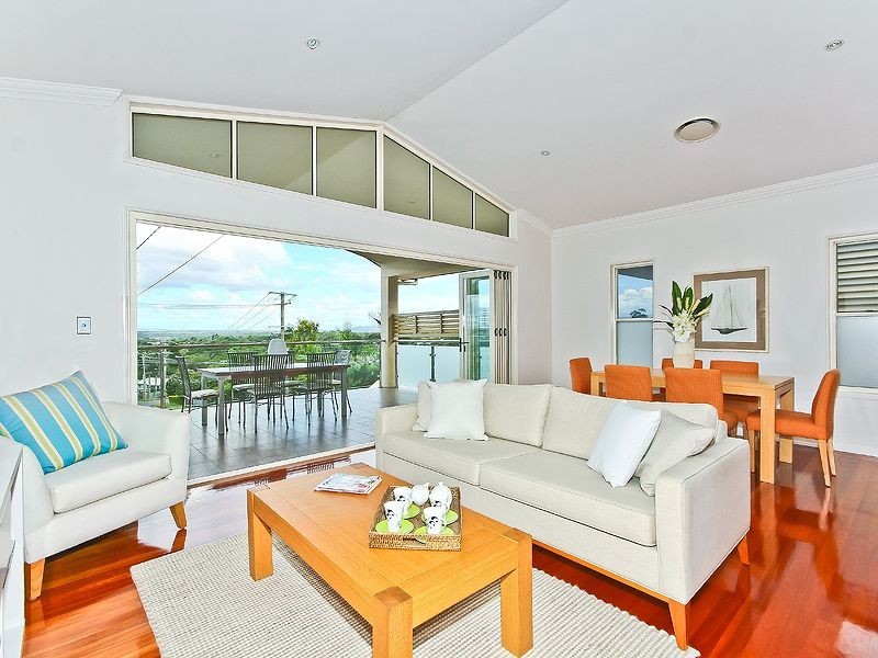 81 Raeburn St, Manly West QLD 4179