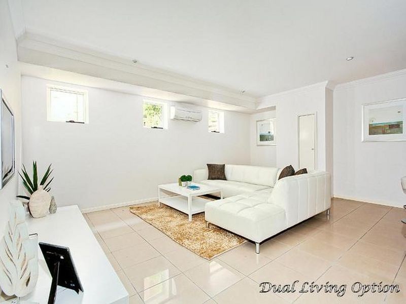 81 Raeburn St, Manly West QLD 4179