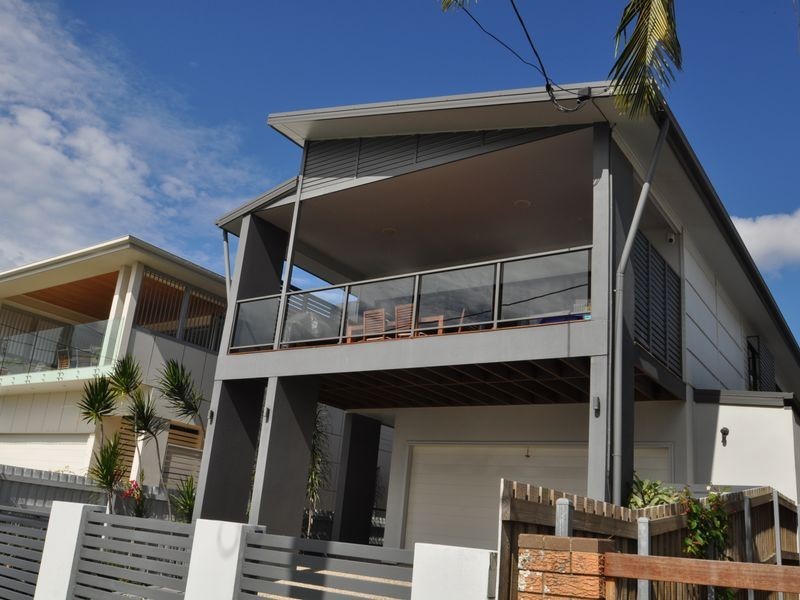 809 Esplanade, Lota QLD 4179