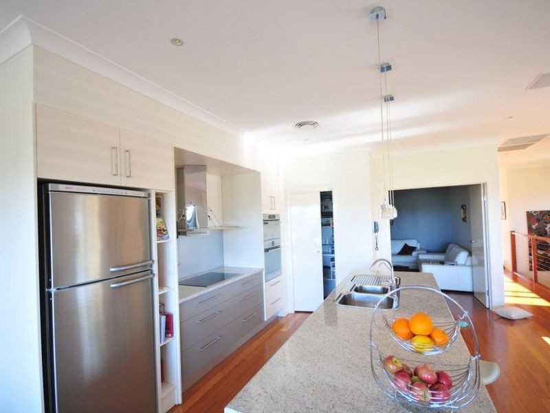 809 Esplanade, Lota QLD 4179