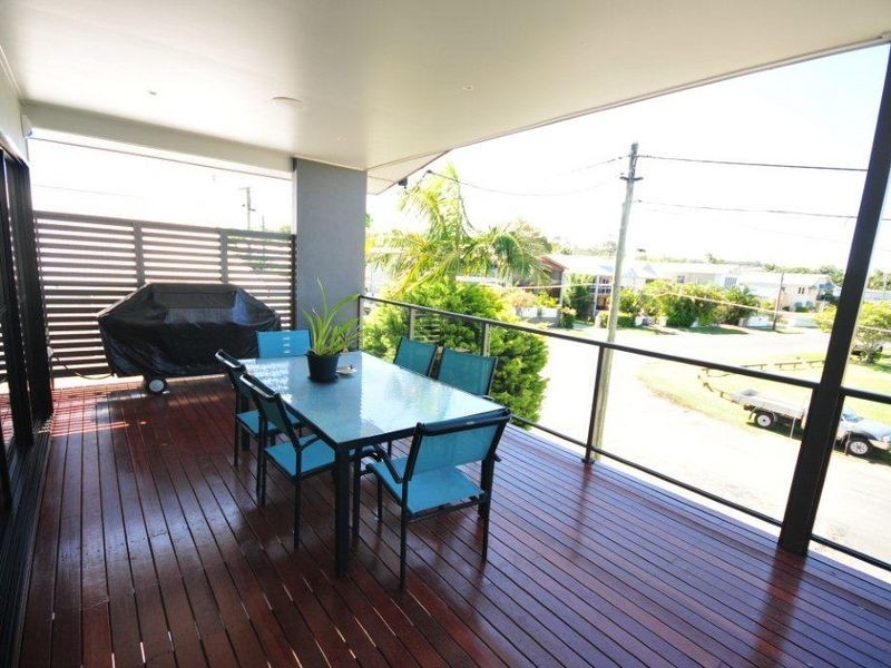 809 Esplanade, Lota QLD 4179