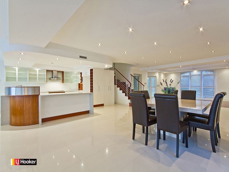 171 Carlton Terrace, Manly QLD 4179
