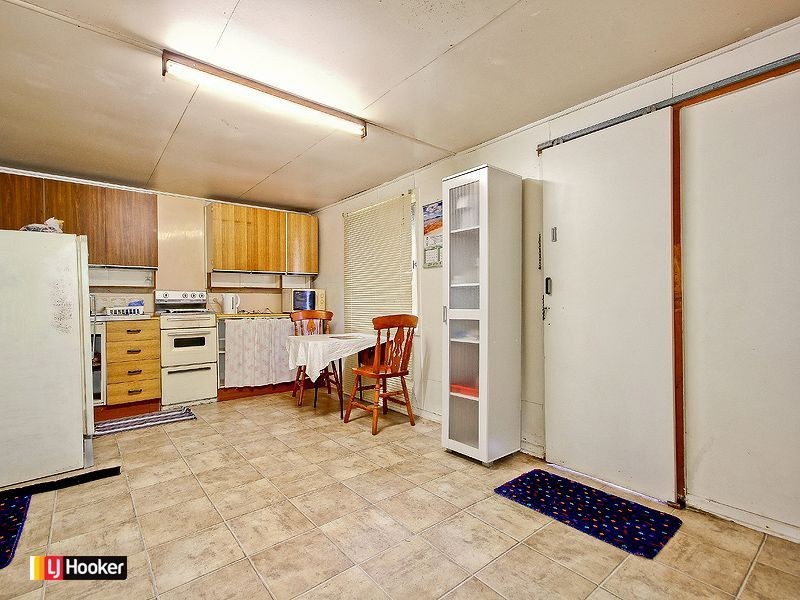 67 Wondall Rd, Wynnum West QLD 4178
