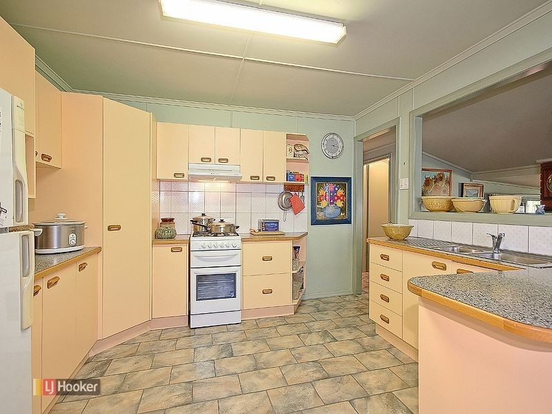 12 Empire Ave, Manly West QLD 4179