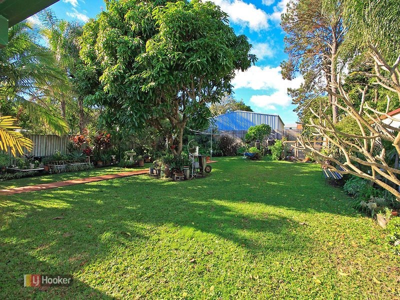 12 Empire Ave, Manly West QLD 4179