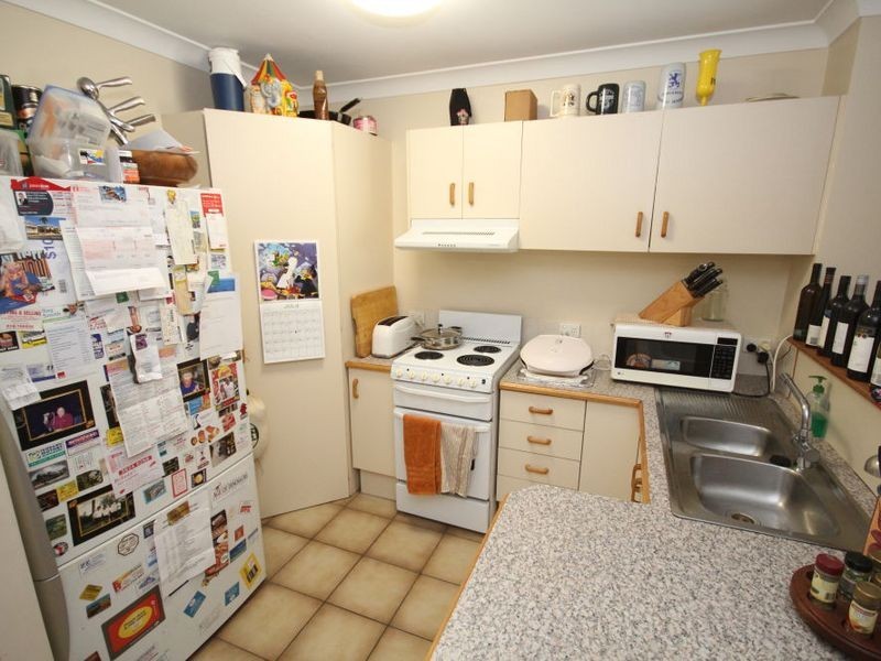 2/41 Glenora St, Wynnum QLD 4178