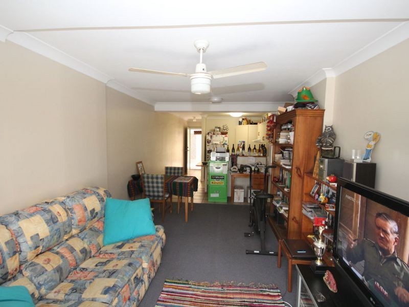 2/41 Glenora St, Wynnum QLD 4178