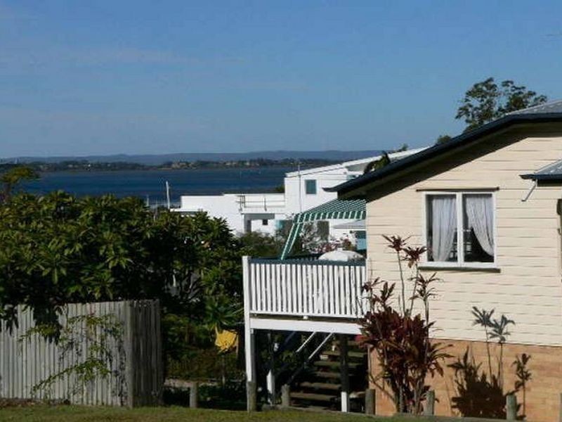 48 Oceana Tce, Manly QLD 4179