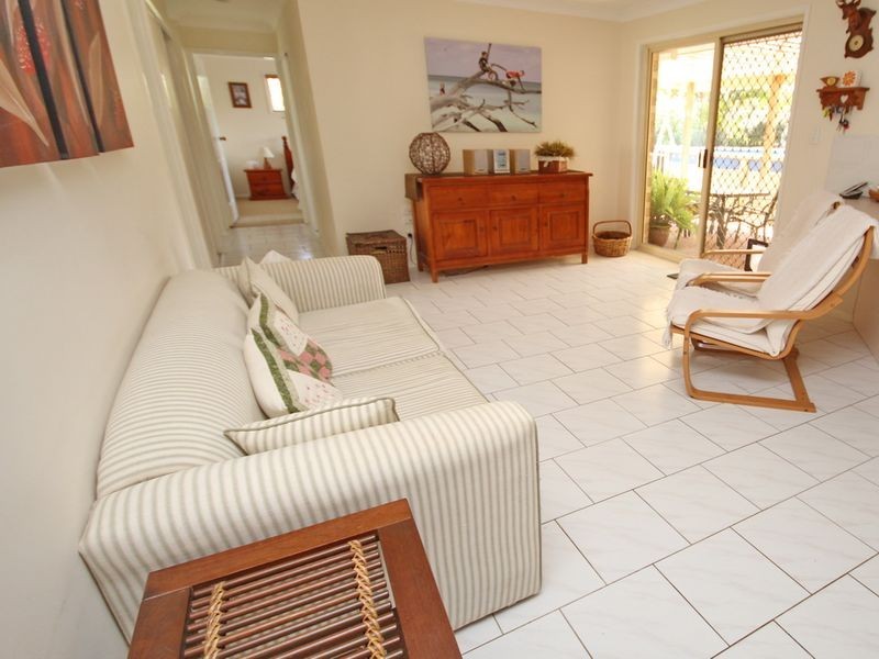 36 Schooner Circuit, Manly West QLD 4179