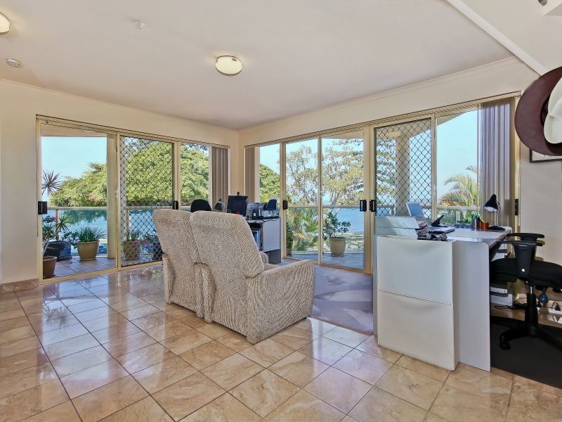 1/61 Waterloo Esplanade, Wynnum QLD 4178