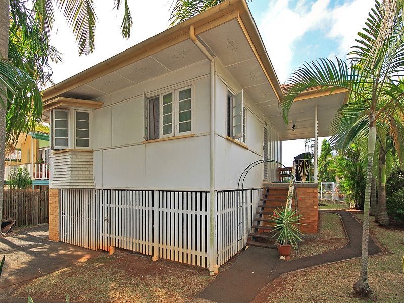 19 Haig Street, Wynnum West QLD 4178