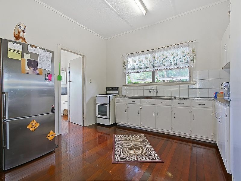 19 Haig Street, Wynnum West QLD 4178