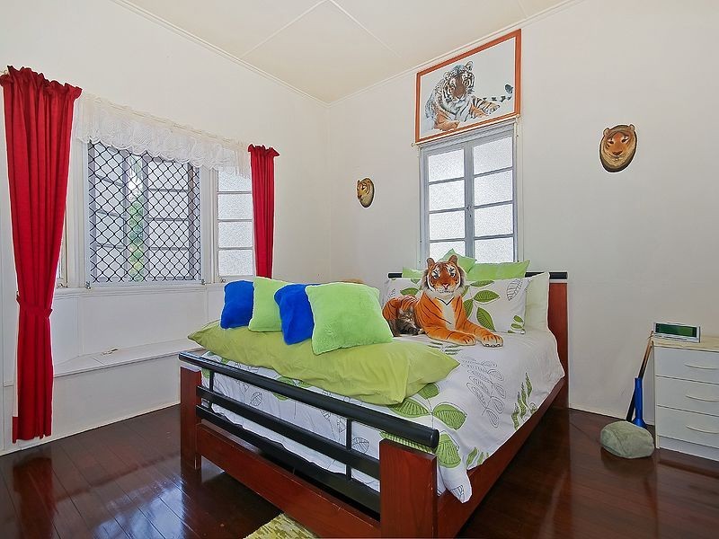 19 Haig Street, Wynnum West QLD 4178