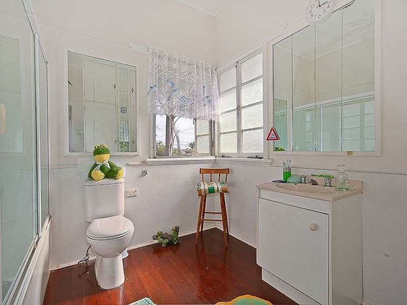 19 Haig Street, Wynnum West QLD 4178