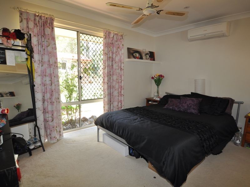 17 Lewis Place, Manly West QLD 4179