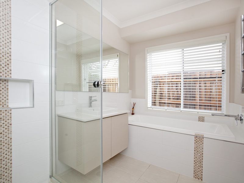 17 Foxwood Cct, Wakerley QLD 4154