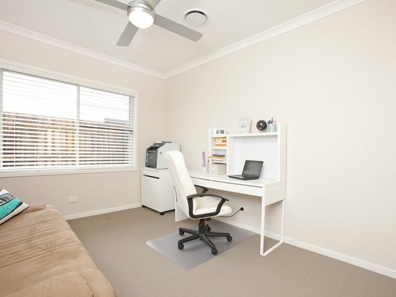 17 Foxwood Cct, Wakerley QLD 4154