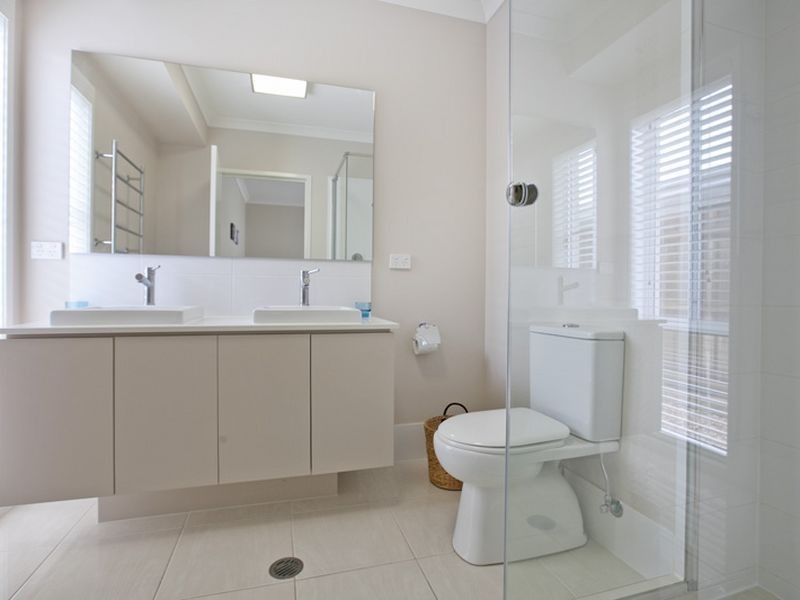 17 Foxwood Cct, Wakerley QLD 4154