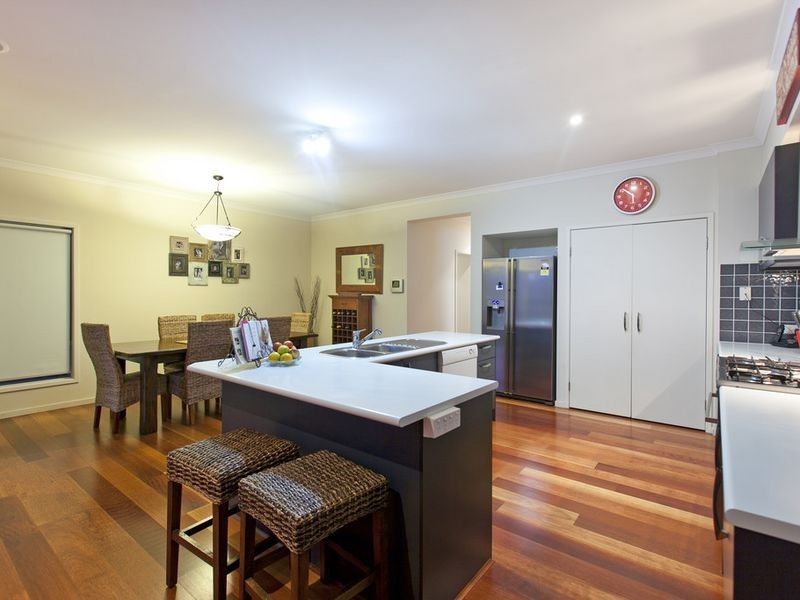 10 Foch Street, Wynnum West QLD 4178