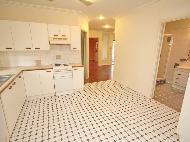 12 Kamarin St, Manly West QLD 4179