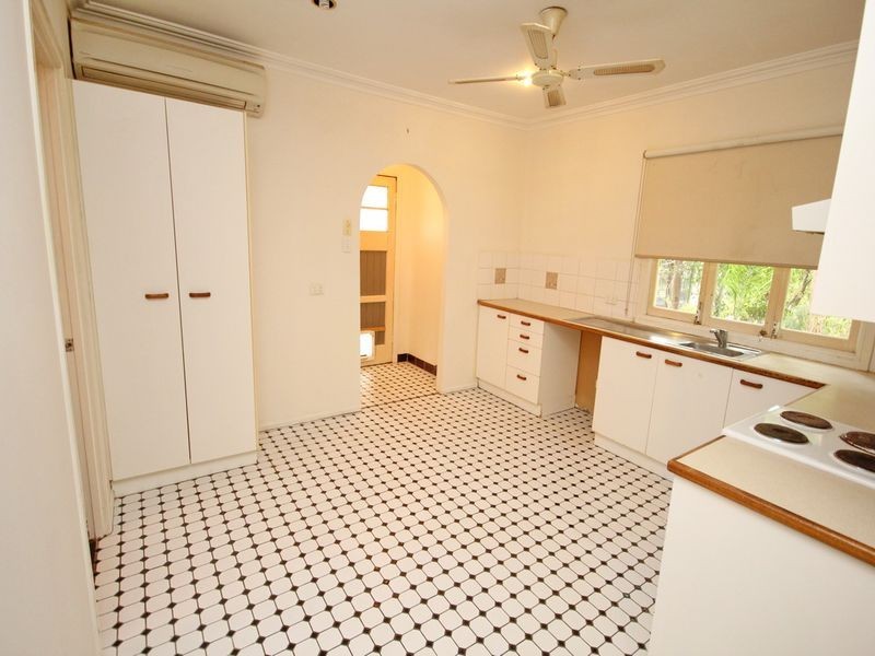 12 Kamarin St, Manly West QLD 4179