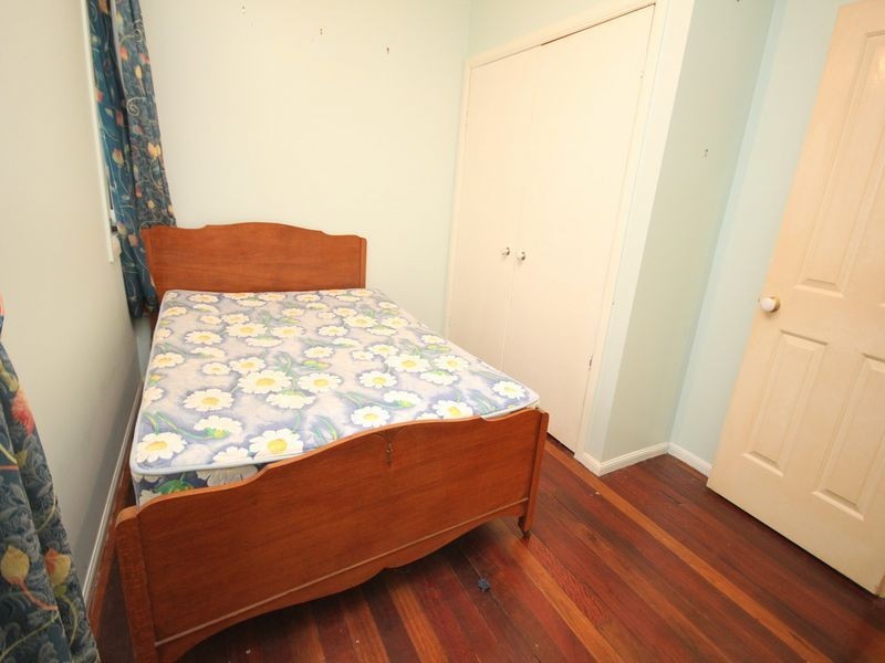 12 Kamarin St, Manly West QLD 4179